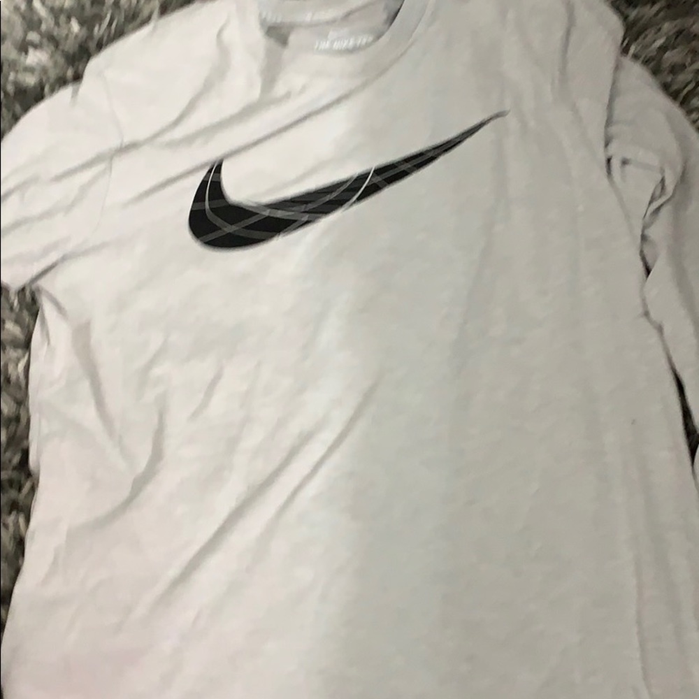 Nike tee